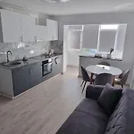 Elias Luxury