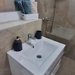 Elias Luxury *