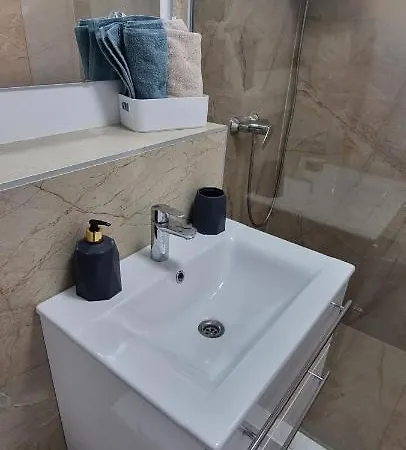 Elias Luxury *