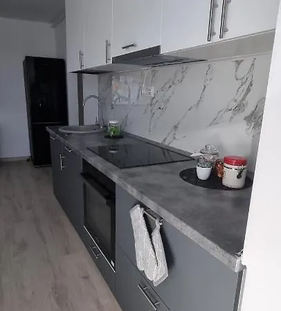 Elias Luxury Apartamento Constanţa